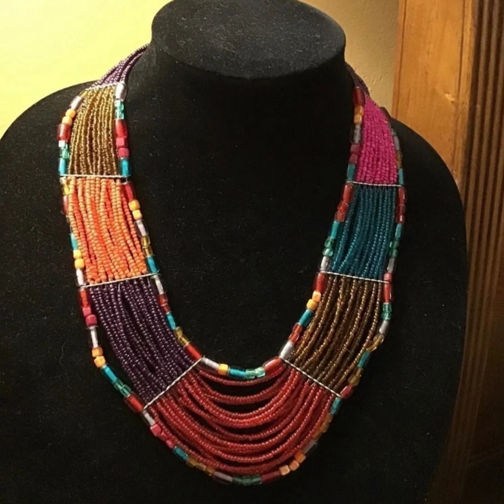 NWT BOHO HAND MADE BEADS NECKLACE